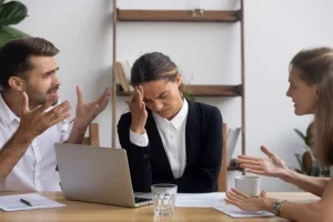 Η τέχνη να χειρίζεστε τοξικούς συγγενείς χωρίς να ανεβαίνει η πίεσή σας