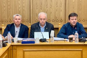 Προετοιμασία ενόψει της αντιπυρικής περιόδου στην Περιφέρεια – Σύσκεψη παρουσία του Ευθ. Λέκκα