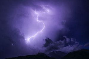 Πάνω από 4.000 κεραυνοί «χτύπησαν» τη χώρα σήμερα