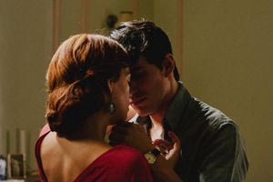 Το «Απαραίτητο Φως» της τηλεόρασης επιστρέφει!