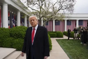 Λευκός Οίκος: Στο 145% οι δασμοί εναντίον της Κίνας