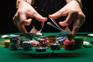 Γιγαντώνεται ο παράνομος τζόγος: 799.000 άτομα έπαιξαν σε μη αδειοδοτημένο περιβάλλον το 2024