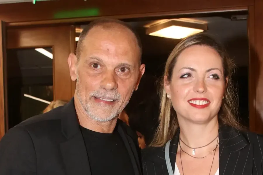 Ο Τζώνυ Θεοδωρίδης έχασε τη δικαστική μάχη για τα πνευματικά δικαιώματα από την «Λάμψη»