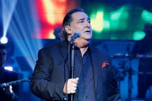 Βασίλης Καρράς: Στις 13 Ιουνίου μια συναυλία φαινόμενο στο Καλλιμάρμαρο προς τιμήν του