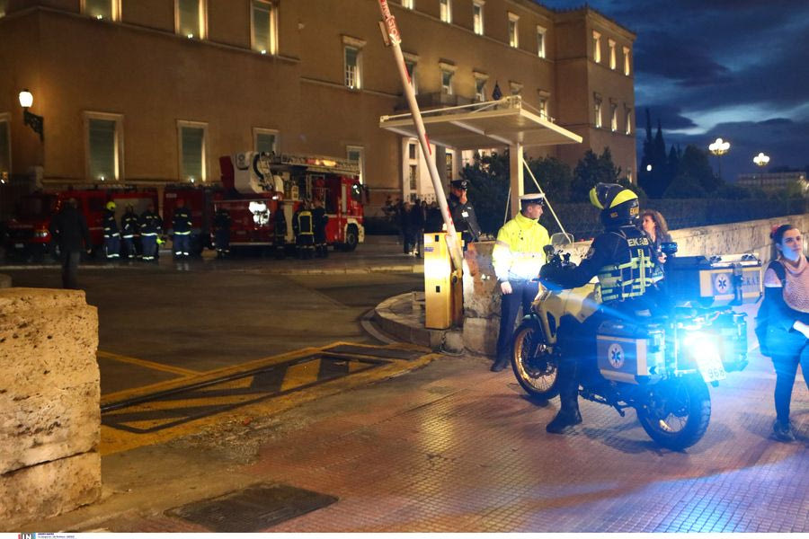 Ταυτοποιήθηκε ο φαρσέρ που έστειλε μήνυμα στο 112 για βόμβα στη Βουλή