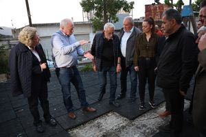 Στις Βούτες ο Ευθ. Λέκκας για τα ρήγματα: Ξεκινούν ενδελεχείς έλεγχοι στην περιοχή – Θα έχουμε καλύτερη εικόνα τη Δευτέρα