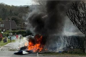 Βρετανία: Συνετρίβη μικρό αεροσκάφος σε πάρκο