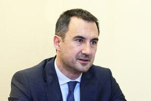 Γιατί ο Χαρίτσης ζητάει έκτακτη σύγκλιση της Επιτροπής Θεσμών και Διαφάνειας;