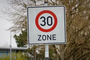 Έρχεται ηλεκτρονικός κόφτης ταχύτητας για τους… βιαστικούς