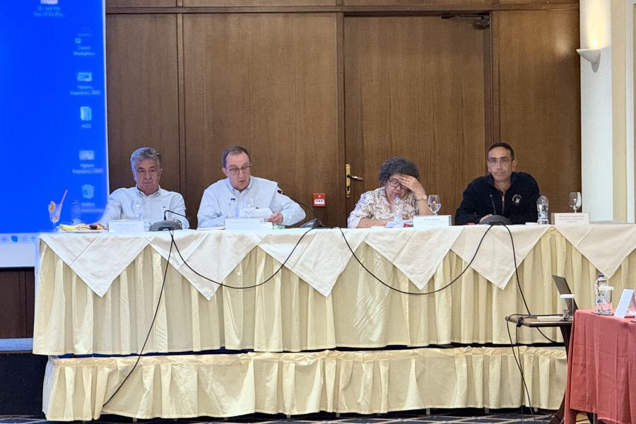 Περιφερειακό συμβούλιο: Μονοθεματική συνεδρίαση με θέμα τους οικισμούς μετά από πρόταση Αρναουτάκη
