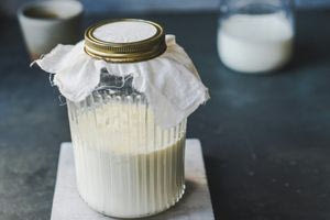 Κεφίρ ή γιαούρτι; Ποιο είναι πιο υγιεινό και γιατί