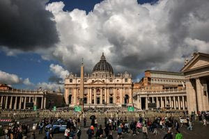 Μαύρος καπνός ξανά για τον νέο Πάπα – To απόγευμα νέα ψηφοφορία