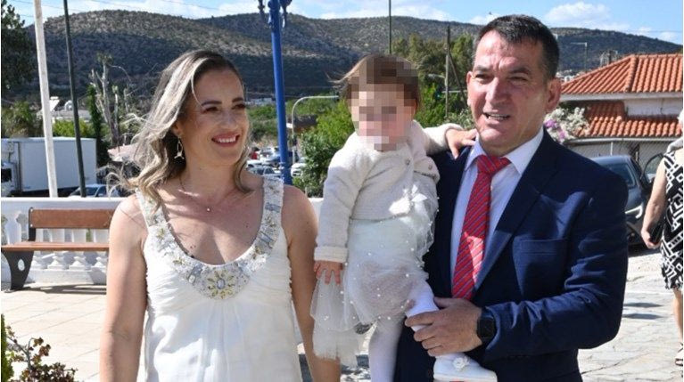 Ο Πύρρος Δήμας και η Αφροδίτη Σκαφίδα βάφτισαν την κόρη τους Ελευθερία και ο λόγος ήταν ξεχωριστός