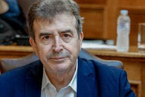 Διπλή αντίδραση Χρυσοχοΐδη στην καταγγελία ότι μαστροπός χρησιμοποιούσε το όνομά του για να φοβίζει γυναίκες