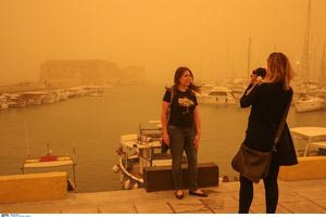 Καιρός: Ανατροπή με το jetstream – Έρχονται 33άρια και αφρικανική σκόνη