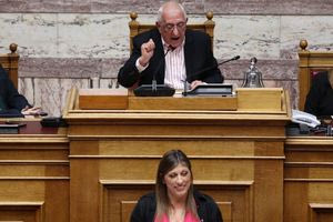Κακλαμάνης: Προανήγγειλε αυτόματο «κόφτη» για τους ομιλητές στη Βουλή που υπερβαίνουν τον χρόνο