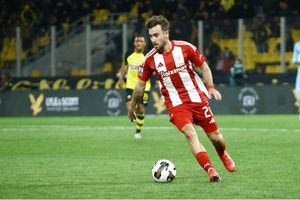 Ολυμπιακός: Χωρίς Κωστούλα και Όρτα κόντρα στον Παναθηναϊκό – Αμφίβολοι και για τον τελικό του Κυπέλλου