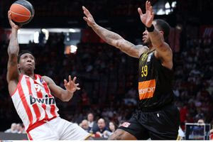 Greek Basketball League: Ζόρισε τον Ολυμπιακό η ΑΕΚ αλλά η έκπληξη δεν έγινε στο ΣΕΦ