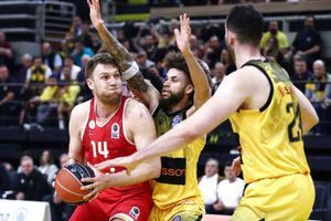 “Σκούπισε” την ΑΕΚ ο Ολυμπιακός κι έφυγε για τους τελικούς της GBL