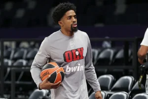 Σοκ με ΜακΚίσικ που σκέφτεται να αποσυρθεί από το μπάσκετ