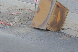 Το κομοδίνο που έγινε… προστασία στον δρόμο!