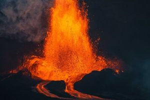 Η στιγμή που εξερράγη ηφαίστειο στη Χαβάη – Εντυπωσιακές εικόνες