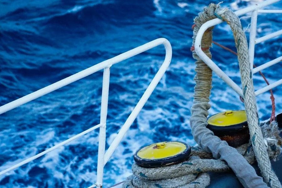 Σίφνος: Πλοίο δεν κατάφερε να δέσει στο λιμάνι λόγω των ισχυρών ανέμων -Ταλαιπωρία για τους επιβάτες
