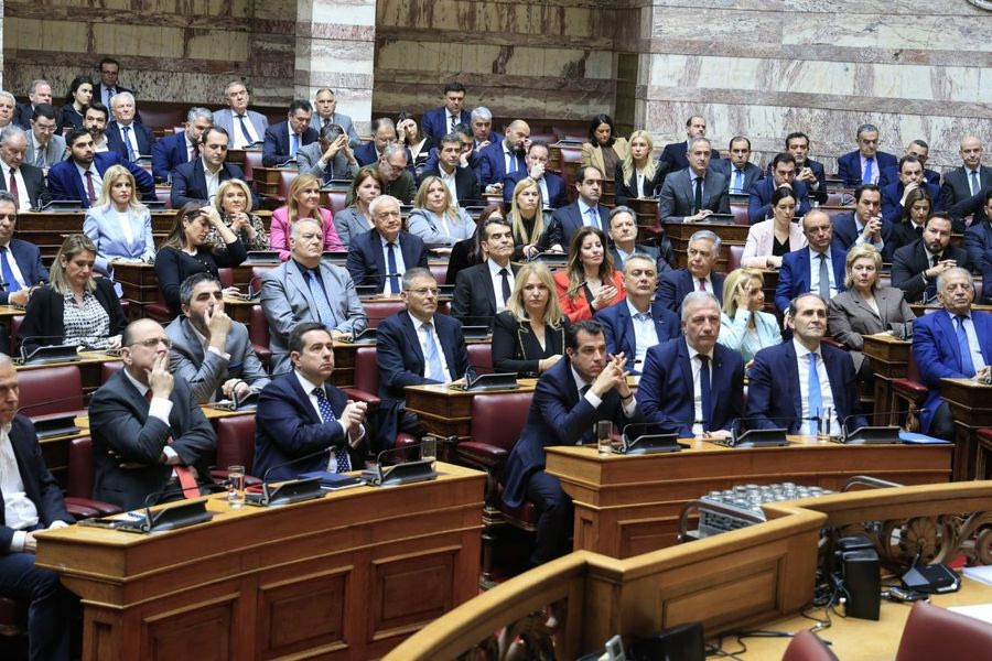 Τέμπη: Κατατέθηκε η πρόταση της ΝΔ για σύσταση προανακριτικής επιτροπής – Τι αναφέρει για Καραμανλή