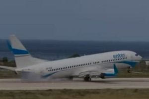 Ρόδος: Αεροπλάνα δεν μπορούν να προσγειωθούν στο αεροδρόμιο λόγω ανέμων