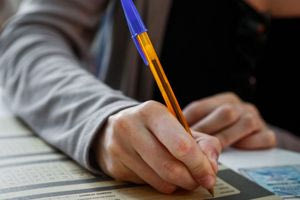 Πανελλήνιες 2025: Τι ισχύει φέτος με τα κινητά τηλέφωνα – Τι πρέπει να κάνουν οι υποψήφιοι