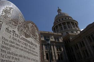 Τέξας: Επιβάλλει τις Δέκα Εντολές υποχρεωτικά στα σχολεία