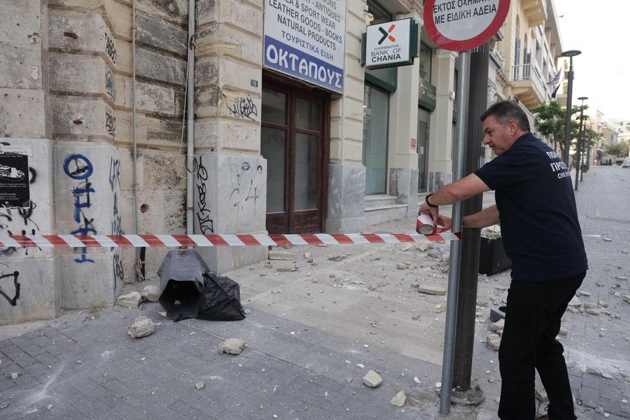 Ηράκλειο: Αποκλείουν κομμάτι της 25ης Αυγούστου λόγω του σεισμού