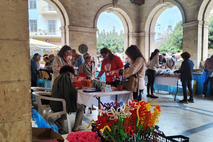 Ευ Ζω με τον Καρκίνο: Σε εξέλιξη το παζάρι στη Λότζια