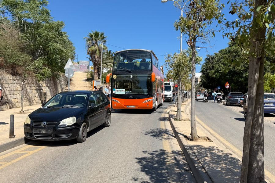 Ηράκλειο: «Μπλόκο» στην λεωφόρο Πλαστήρα λόγω παρκαρίσματος