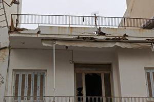 Ηράκλειο: Μπαλκόνια και ψησταριές έριξαν οι ισχυροί άνεμοι