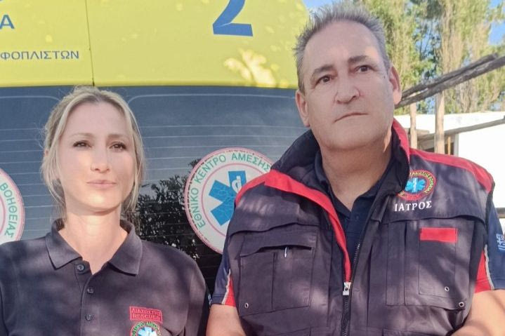 Οι μαρτυρίες των διασωστών για την εύρεση του νεογνού στα σκουπίδια
