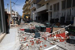 Πρόεδρος εμπόρων λαϊκών αγορών: «Πολλά τάματα και λαμπάδες στην Αγία Ειρήνη»