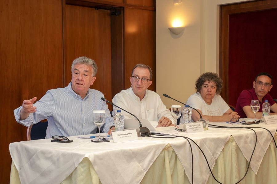Σε εξέλιξη η συνεδρίαση του Περιφερειακού Συμβουλίου Κρήτης για το επίμαχο Προεδρικό Διάταγμα για τους οικισμούς