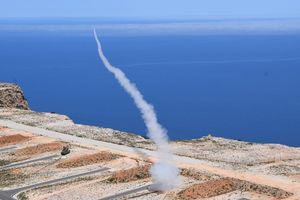 Πυροβολικό: Έσταξε «λάβα» ο ουρανός στην Κρήτη – Εντυπωσιακές εικόνες