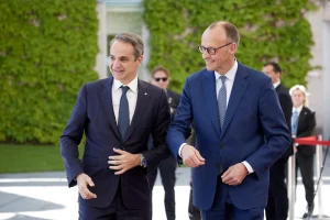 Μερτς σε Μητσοτάκη: «Έχουμε τεράστιο σεβασμό για τα εντυπωσιακά επιτεύγματα της Ελλάδας»