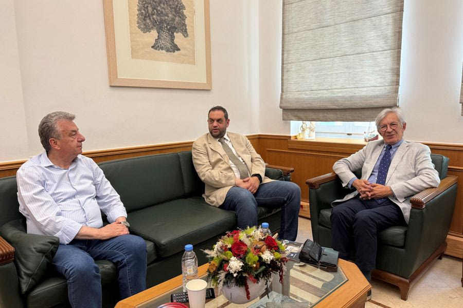 Συνάντηση του Περιφερειάρχη Κρήτης με τη Διοίκηση του ΠΑΓΝΗ