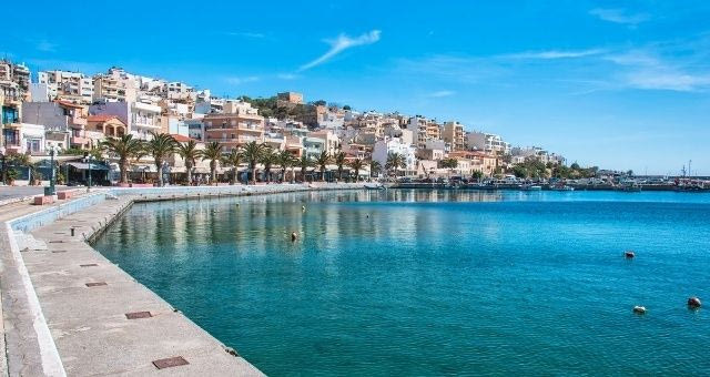 «Ξήλωσαν» τα δέντρα του Δήμου – Δύο συλλήψεις στη Σητεία