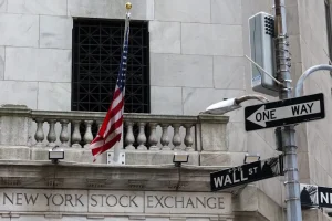 Άνοδος στη Wall Street λόγω των κερδών της τεχνολογίας