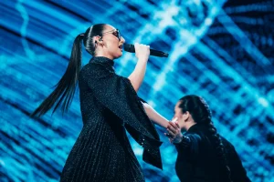 Eurovision 2025: Μάγεψε η Κλαυδία με την «Αστερομάτα» – Αυτή είναι η εμφάνισή της