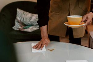 Τι σημαίνει όταν κάποιος δεν αφήνει tips στον σερβιτόρο – Ψυχολόγοι εξηγούν