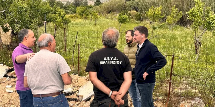 Επίσκεψη Δημάρχου Μαλεβιζίου στο έργο αντικατάστασης αγωγού ύδρευσης