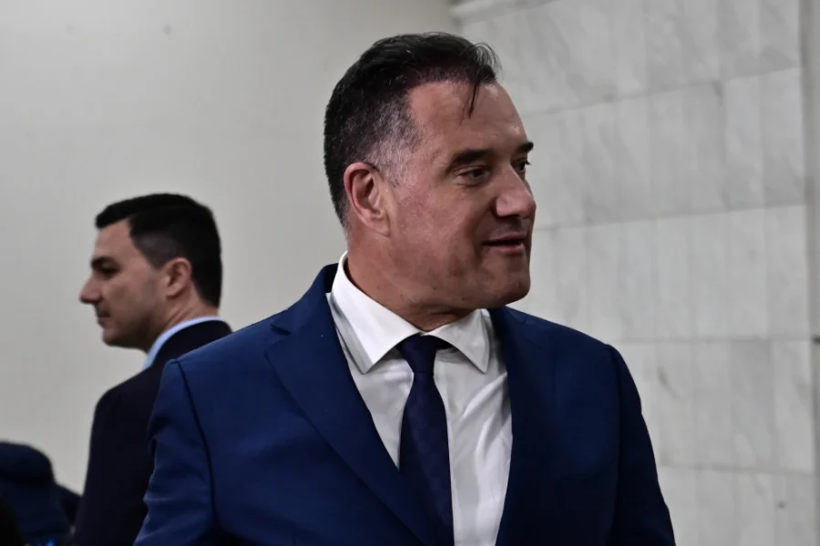 Ο Άδωνις Γεωργιάδης παραδέχθηκε τη μεταμόσχευση μαλλιών: Οι άντρες πρέπει να βελτιώνονται αν και εφόσον είναι εφικτό