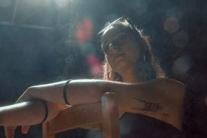 Ποια είναι η μουσικός από το Ηράκλειο που το τραγούδι της κάνει θραύση στο TikTok