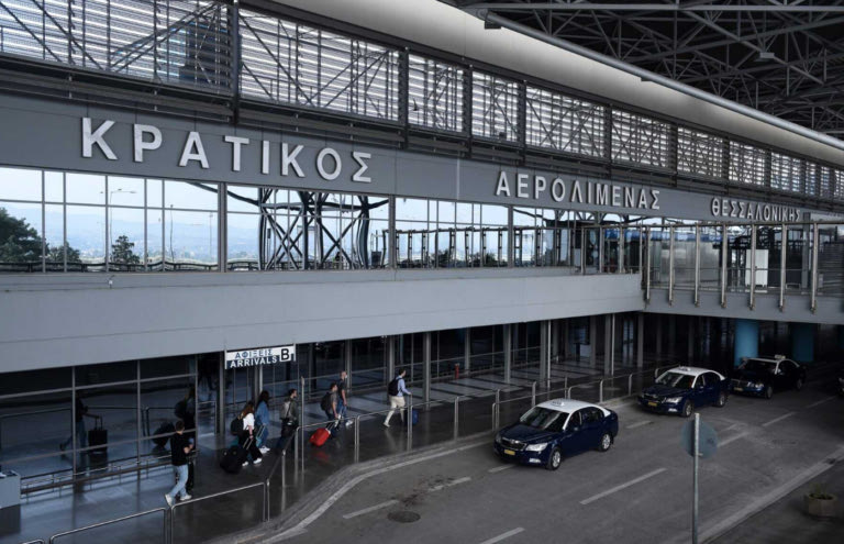 Αεροδρόμιο Μακεδονία: Τράβηξε σε βίντεο υπάλληλο και την απείλησε ότι θα το διοχετεύσει στο Facebook