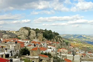 Εκδήλωση μνήμης για δύο ήρωες στον Άγιο Θωμά